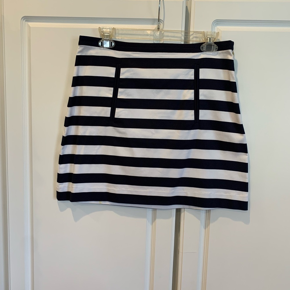 Draper James Skirt size 6, NWT